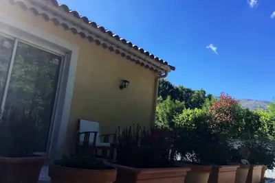Image de Villa provençale avec piscine privée, pouvant accueillir jusqu'à 10 personnes