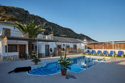 Image de Appartement avec piscine et vues spectaculaires, idéal pour les familles