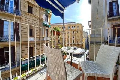 Image de B&B au coeur de Naples, au centre de tout.