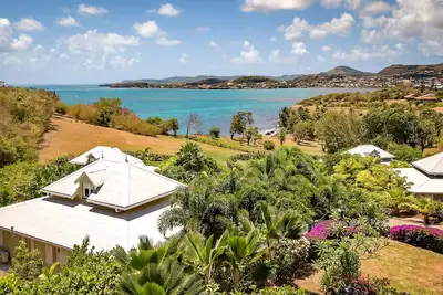 Lady Palm - Superbe villa en 1ère ligne de front de mer