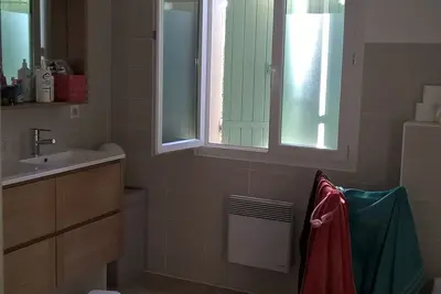 Image de Charmante maison, au pied du Luberon avec jardin