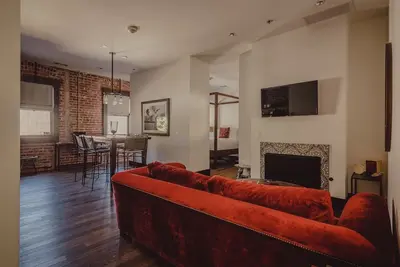 Image de Slo Brew Lofts # 207 - Suite Studio de Luxe Castaway