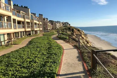 Image de Au cœur de la plage de Solana, à quelques pas du sable!