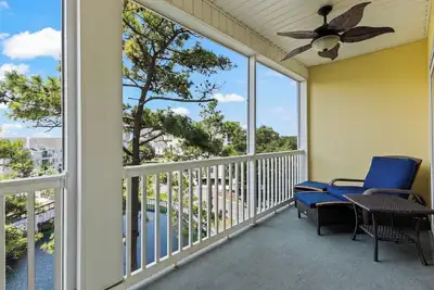 Image de Offres D'ÉTÉ! Superbe 3 chambres 2 salles de bain Condo au 4ème étage avec ascenseur. 8 personnes. Non fumeur, Piscine extérieure, Salle de fitness, pas de motos, pas d'animaux.