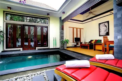 Image de Villa avec piscine privée + petit déjeuner (obtenez un massage gratuit de 30 minutes pour un séjour minimum de 3 nuits