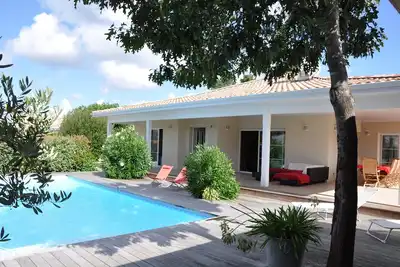 Image de Villa indépendant avec grande piscine proche plage du Bassin d'Arcachon