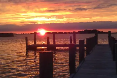Image de Spectaculaire Sunsets- Waterfront Home Sur l'île Smith
