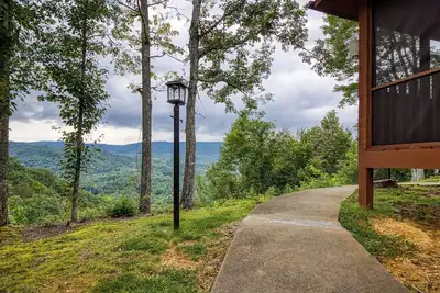 Image de Mountain View et l'établissement, Animaux acceptés, wifi gratuit et porte sur l'accès de la piscine