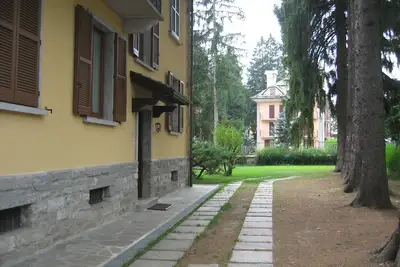 Image de charmant appartement dans une villa de luxe à proximité du centre