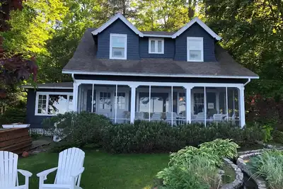 Image de Charmant Lakefront Cottage dans l'un des meilleurs endroits sur Burt Lake