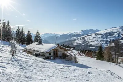 Image de Chalet de Julie renovated on the slopes 5 min walk Arc 1600 4 bedrooms 3 bathrooms 12pers