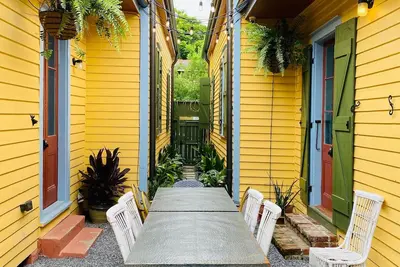 Image de Nouveau! Cottage Créole Designer Historique, Quartier Français / Marigny