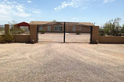 Image de Venez profiter de cette belle maison avec vue sur la montagne!
