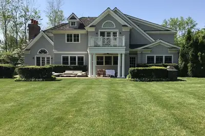 Image de Magnifique maison, piscine chauffée - parfaite pour une famille!