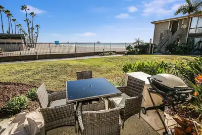 Image de Cottage au rez-de-chaussée avec vue mer / océan, rénové, à quelques pas de la porte et du sable D11 - Luxe sur la plage