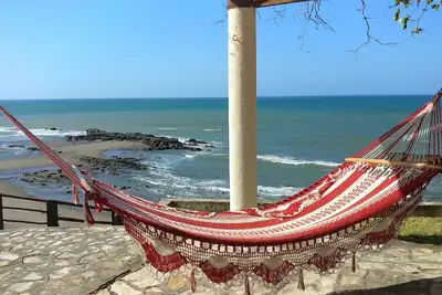 Image de Maison de plage familiale avec vue magnifique sur l'océan, la rivière et la végétation