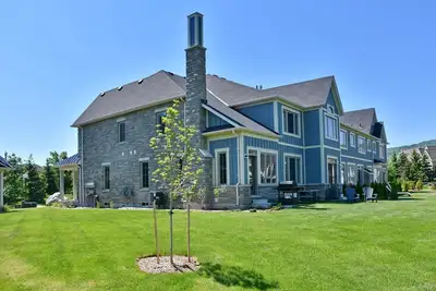 Image de Maison de ville exécutive de 4 chambres à coucher située dans une zone de villégiature 12 personnes