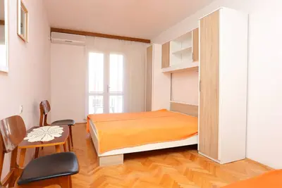 Image de Appartement de deux chambres avec le balcon et la vue sur le mer Supetar, Brac (A-16656-c)