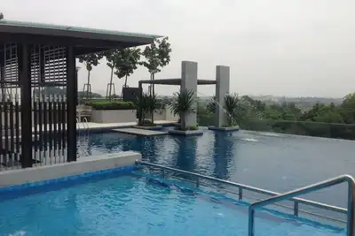 Image de Appartement de 3 chambres à Bukit Indah pour un court séjour
