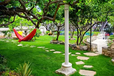 Image de Garden Of Eden, magnifique appartement au milieu des citronniers