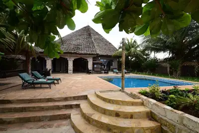 Image de Villa 4 chambres face à la plage avec piscine privée