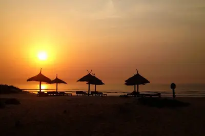 Image de Paradis! Sur la plage du sud de la Gambie, en Afrique de l'Ouest.