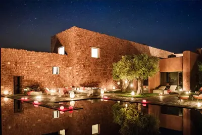 Image de Villa d'exception avec piscine à débordement et terrain de tennis à Marrakech