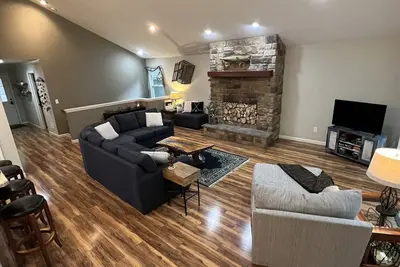 Image de Détendez-vous et reconnectez 4 Bdrm Family Cottage - Arrivée à 16h et plus tard, départ 11h