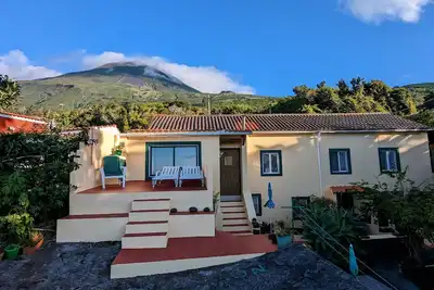 Image de Casa Terra do pao - Appartement Ibi, au pied du Pico, belle vue sur la mer! !