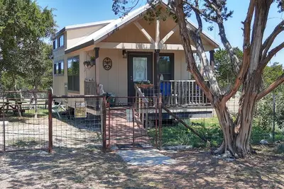 Image de Séjour dans une ferme \/ un chalet près de Fredericksburg, Tx