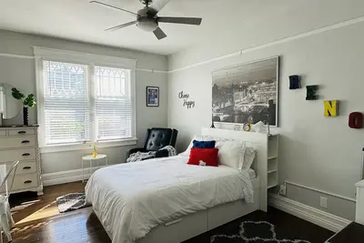 Image de Beau studio de séjour prolongé professionnel / infirmière de voyage - Midtown