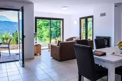 Image de 4 Pièces 8 Personnes
