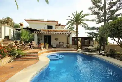 Image de Villa luxueuse Ă Altea avec une distance de marche de la plage et de la vieille ville