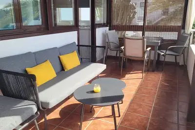 Image de Appartement situé dans un emplacement privilégié avec vue sur la mer et à seulement 150 mètres de la plage