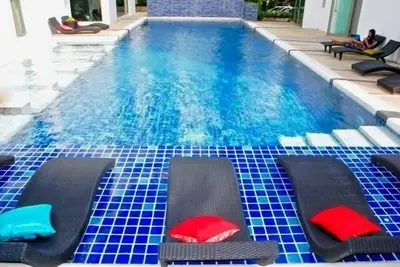 Image de Moderne et confortable 2 chambres à coucher!