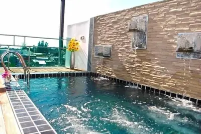 Propriété paisible avec une piscine privée!