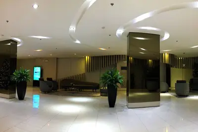 Image de 1br chic et élégant avec balcon et vue sur la piscine près de Bgc, Taguig City