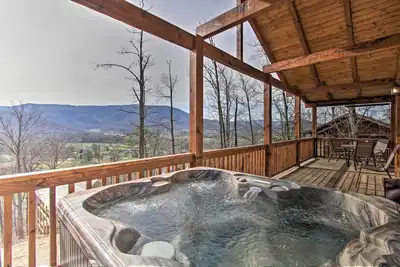 Image de Nouveau! Sevierville Cabin w / Hot Tub dans Smoky Mtns!