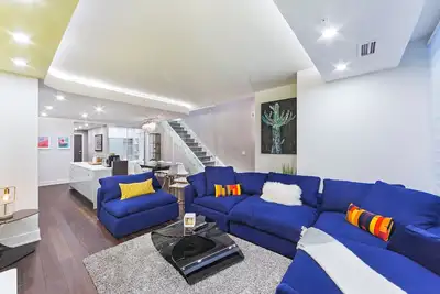 Image de Maison Curated Designer Haut De Gamme | 4br, 3bat, 2prkg Spots Avec Terrace-Dwtn Ent Dist.