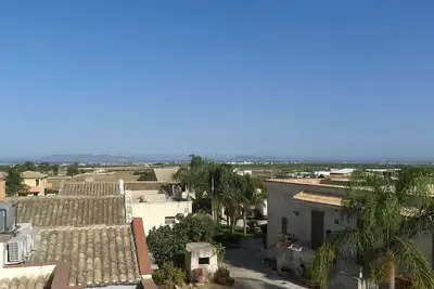 Image de Logement spacieux dans une colline Marsala avec vue sur les îles Egades, Erice.