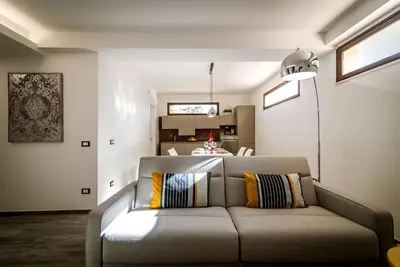 Image de A la maison. . . . . . . . . . . . . . . . . . . . . . . . . . . . . . . . . . . . . . . . . . . . . . . . . . . . . . . . . . . . . . . . . . . .
