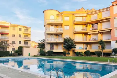 Image de Appartement Ă Empuriabrava avec piscine commune