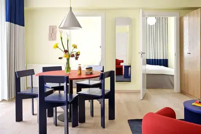 Image de Nord | 3 Br Hotel Apartment | Fully equipped kitchen | 24/7 Service | Netflix