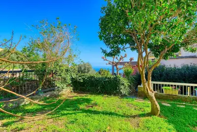 Image de F3 Paisible au Cœur d’un Village en Bord de Mer - Parking Privé