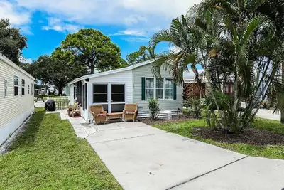 Image de Jolie propriété à Sarasota Fl près de la plage, des équipements comme les piscines