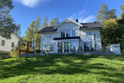 Image de Villa moderne de deux étages au coeur de l'archipel