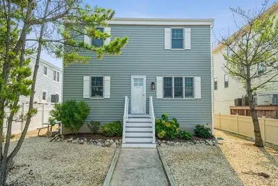 Image de Logement de 4 chambres à Brant Beach