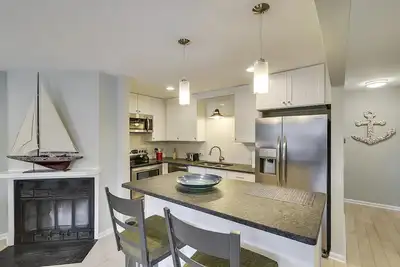 Image de Linge Inclus *! Activités quotidiennes. RÉNOVÉ / 3 Nuits Minimum / Dewey Beach / Wifi / Grill À Gaz! -Très belle maison de ville 3br, 2 Bath située à Dewey Beach, Bayside. 6 personnes. Non Fumeur, Pas D'Animaux!