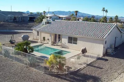 Image de Belle maison de 3 chambres avec piscine et vue sur le lac