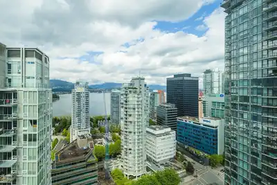 Image de Grand condo au centre-ville de Vancouver avec vues sur le port